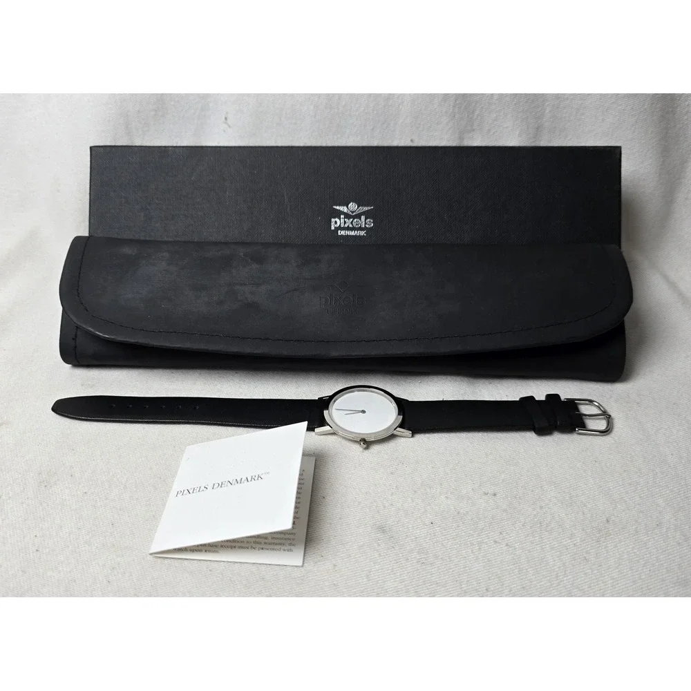 Pixels Denmark‎ Watch White Face Black Band Box Case